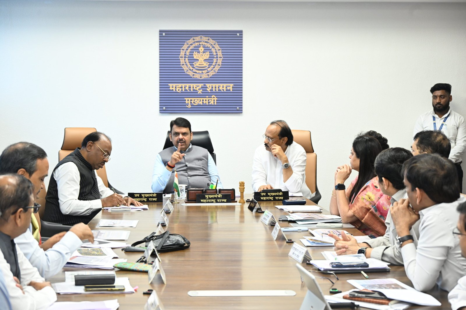 छत्रपती शिवाजी महाराज आंतरराष्ट्रीय विमानतळ ते नवी मुंबई आंतरराष्ट्रीय विमानतळ मेट्रो जोडणीस मान्यता