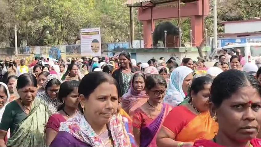 “आऊट ऑफ कंट्रोल”! बुलढाण्यात लाडक्या बहिणींचा संताप !