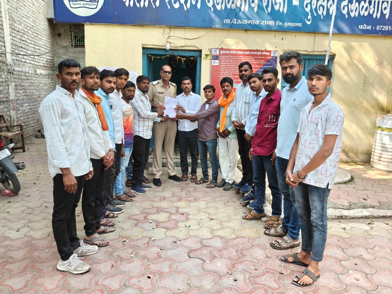 मल्हार योद्धा दीपक बोऱ्हाडेंच्या अटकेविरुध्द देऊळगाव महीत उद्रेक