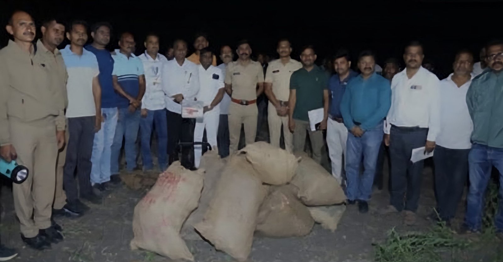 पांग्री काटेत उगवला १.३२ कोटींचा अफू