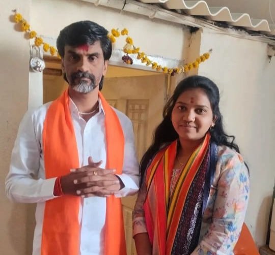 धक्कादायक! शिवरायांचा पुतळा हटवण्यास विरोध केला म्हणून महिलेच्या अंगावरील कपडे फाडले