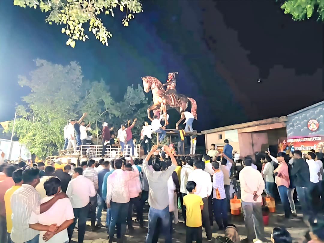 वादाच्या जागेवरच शिवरायांचा अश्वारूढ पुतळा विराजमान