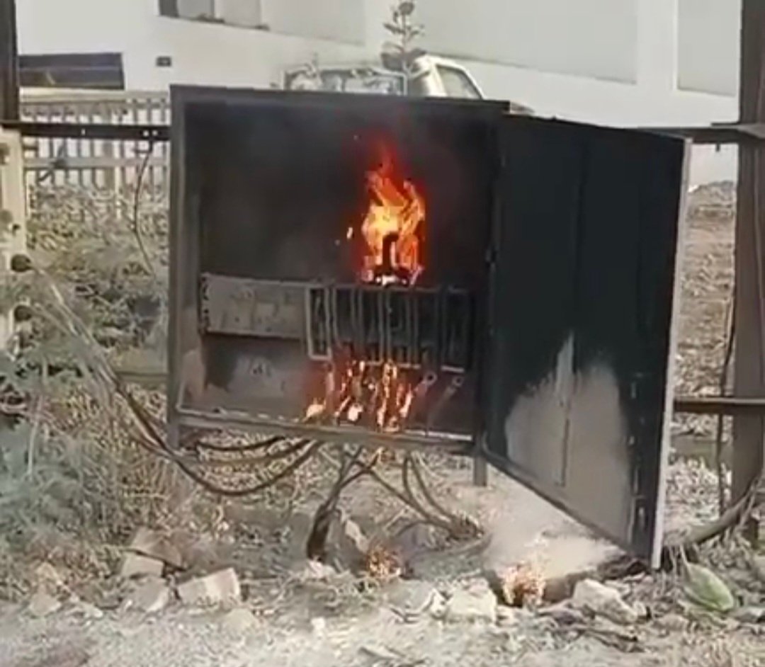 मोठी दुर्घटना: मेहकरच्या पाखरे हॉस्पिटलजवळ “डीपी”ला भीषण आग