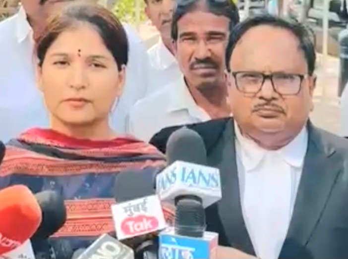 धनंजय मुंडेंच्या अडचणीत वाढ? 