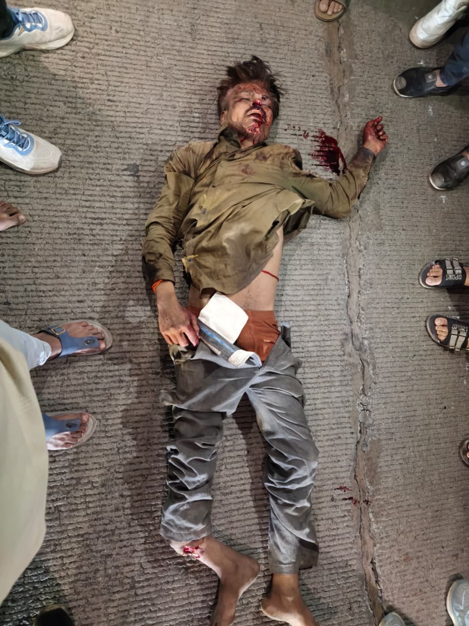 काळाचा घाला: अज्ञात वाहनाच्या धडकेने दीपकचा घटनास्थळीच मृत्यू